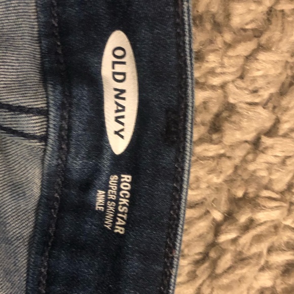 Women’s old navy skinny jeans - Picture 3 of 3